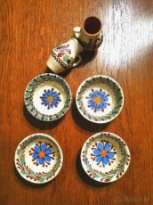 sada z pálenej hliny ručne maľovaná