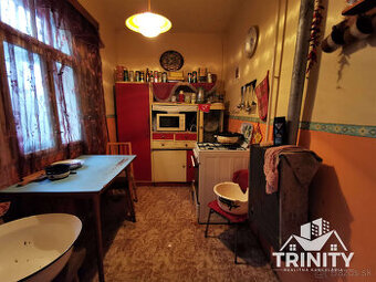 Na predaj 3-izbový rodinný dom s veľkým pozemkom v obci Imeľ