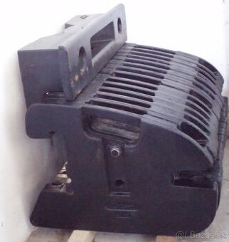 PREDAM ZAVAZIE TRAKTOR ZETOR FORTERRA