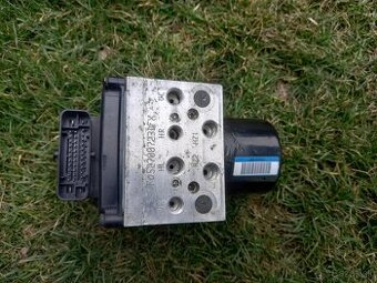 VW Passat B6 ABS Kocka