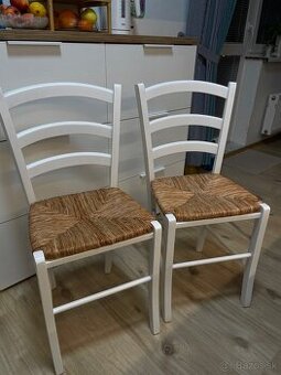 Predám dve biele stoličky