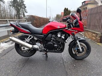 Yamaha Fzs 600