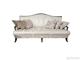 Luxusná strieborno sivá sedačka v dubajskom štýle