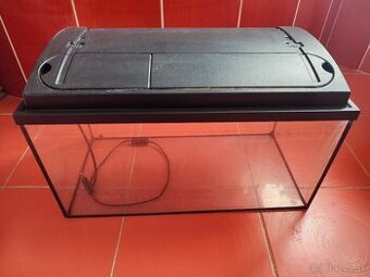 Predám akvárium 60 litrove