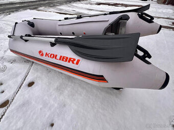 Čln Kolibri KM-280 D šedý, nafukovací kýl, pevná podlaha