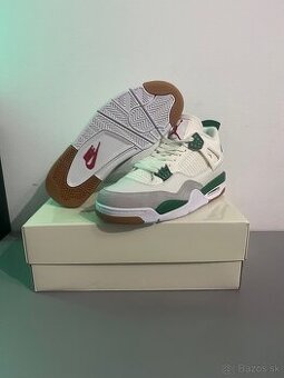 Jordan 4 Nike SB pine green