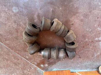 tatra 603 silentbloky na tlmiče- cena za 4 kusy