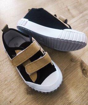 Nové botasky, veľkosť 24