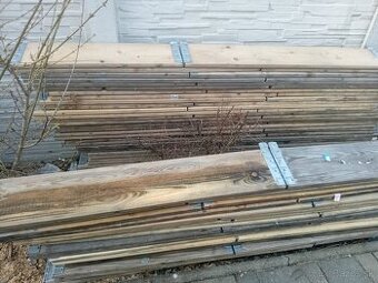 Paletové drevené ohrádky