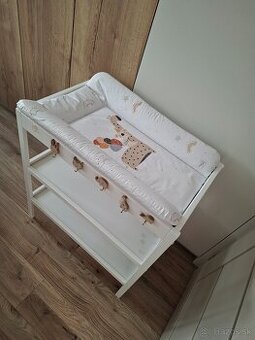 Prebalovací pult s podložkou