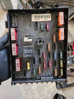 Poistková skriňa VW passat B6