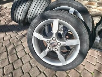 Elektróny SEAT  5x112 R17 s letnými pneu.