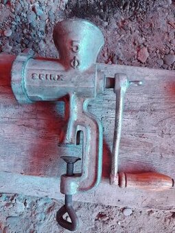 starožitné mlynčeky na mäso zn.Sfinx