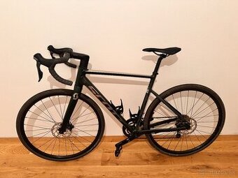 Cestný bike Scott