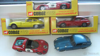 3xJAGUAR E a 2xFERRARI DINO od CORGI TOYS v 1:43