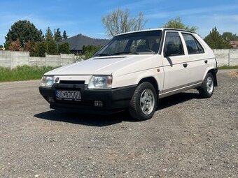 Skoda favorit
