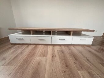 Stolik pod TV