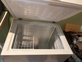 Mraziaci box 145l