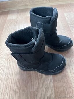 Quechua 27, čierne zimné snehule