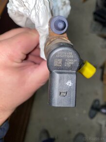 Darujem pokazený vstrekovač Continental 9674973080