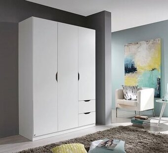 Predám nemeckú šatníkovú skriňu.