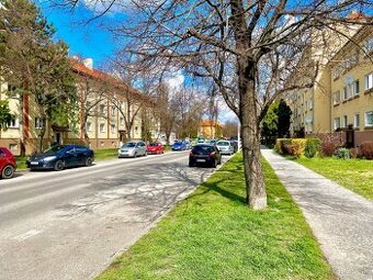 Predaj 2 izbový byt v nízko podlažnom bytovom dome Komárno