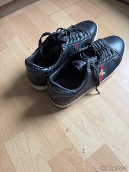 predam tieto luxusne tenisky Gucci velkost 41 27cm
