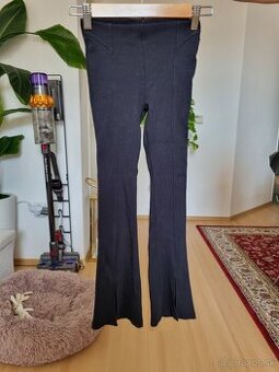 Zara zvonove vrubkovane legíny veľkosť 134