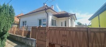 Rodinný dom s veľkým pozemkom na predaj v obci Malinovo