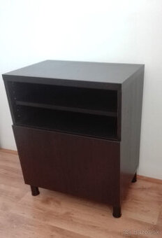 skrinka/nočný stolík ikea na nožičkách