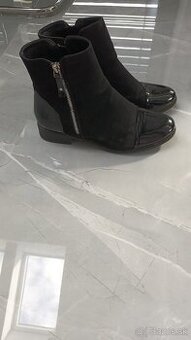 Predam kotnikove cizmy vel 40