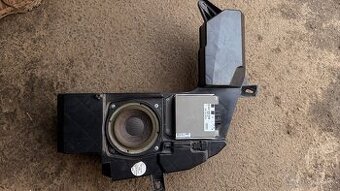 Audi A4 B7 Avant zosilovač subwoofer