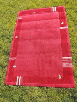 Predám pekný koberec