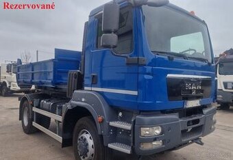 MAN 4x4, hákový nosič kontajnerov, celková nosnosť 18 t