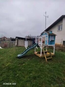 Detský záhradný domček.