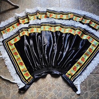 Kroj Piešťany zástery - predná a zadná