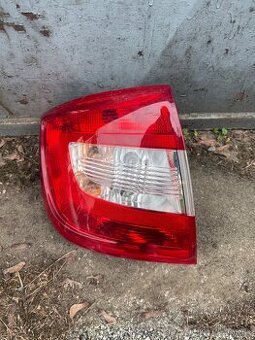Ľavé zadné svetlo Škoda rapid