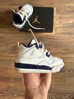 Air Jordan 4 (22)