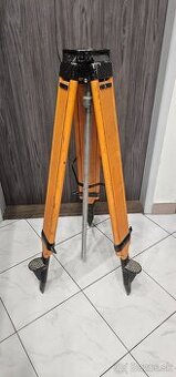 geodetická trojnožka