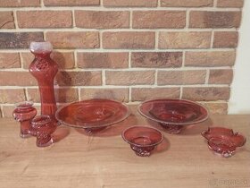 hutné sklo ružové, kameň-žardiniéra, váza a popolník
