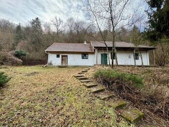 MAĎARSKO - TELKIBÁNYA PEKNÝ RODINNÝ DOM S KOMOROU LEN 30 KM