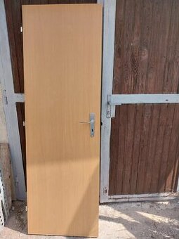 Predám interiérové dvere 60 ľavé - buk