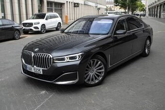 BMW 740