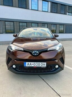 Toyota C-HR 1.8 hybrid E-CVT 72kw 2018 129000km SR