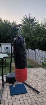 Predám Boxovacie vrece zo stojanom