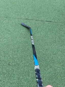 Hokejka Bauer nexus E4