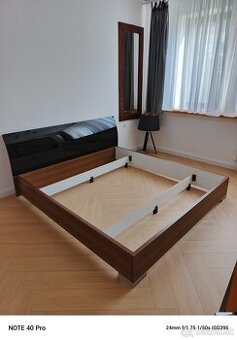 Predám rám manželskej postele180x200cm