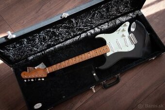 Limited Edition Vintera® II Road Worn® '60s Stratocaster®