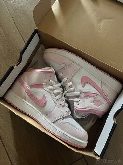 Jordan 1 pink