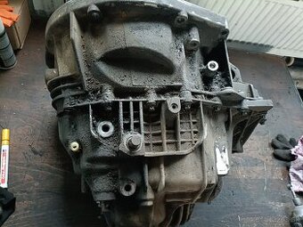 Prevodovka opel vivaro 1,9 cdti 74 kw poskodena